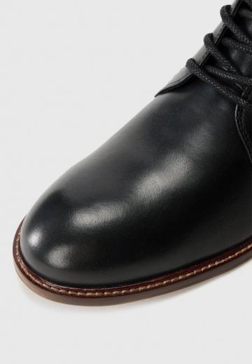 Ботинки на шнуровке