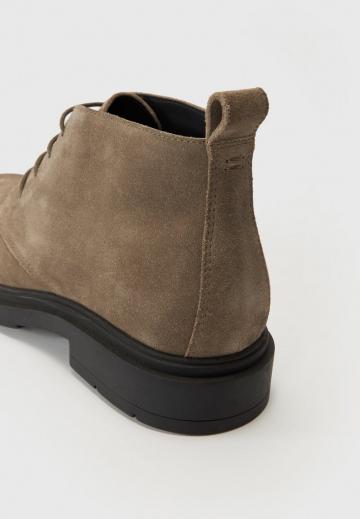 Ботинки на шнуровке