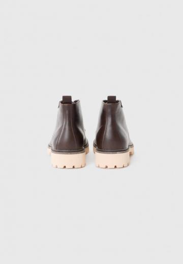 Ботинки на шнуровке