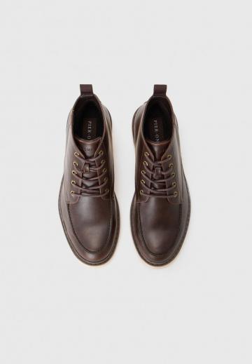 Ботинки на шнуровке