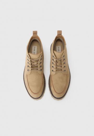 Ботинки на шнуровке