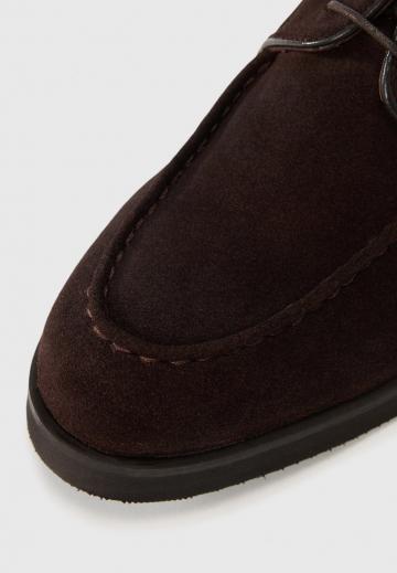 Ботинки на шнуровке