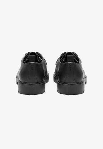 Ботинки на шнуровке