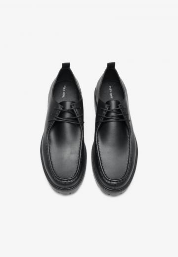 Ботинки на шнуровке