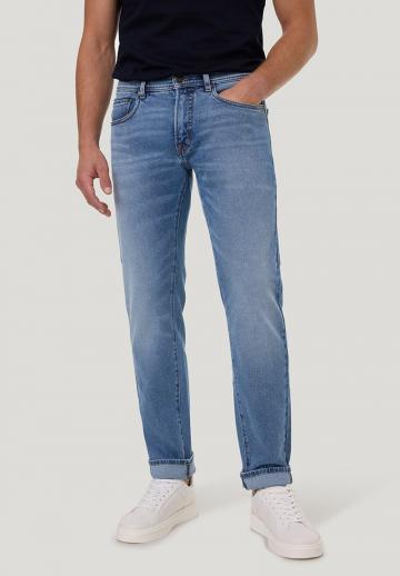 Узкие джинсы
