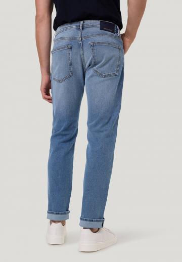 Узкие джинсы