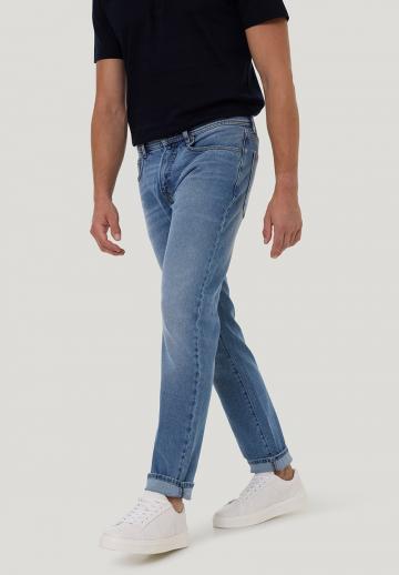 Узкие джинсы