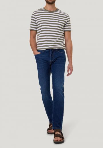 Узкие джинсы