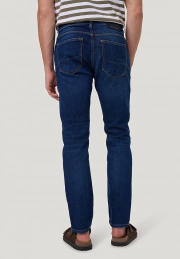 Узкие джинсы