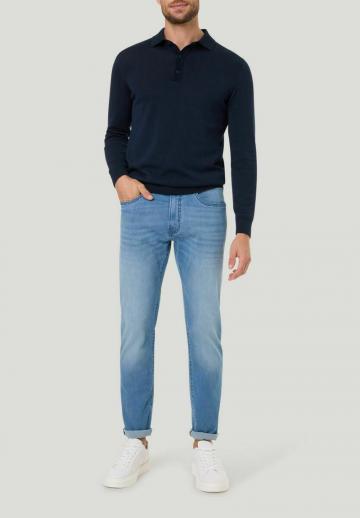 Узкие джинсы