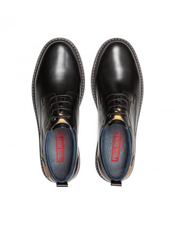 Ботинки на шнуровке