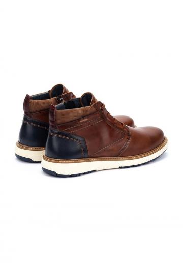 Ботинки на шнуровке