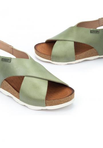 Босоножки на танкетке