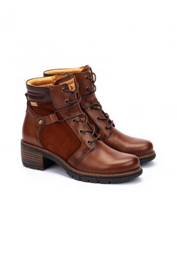 Ботинки на шнуровке