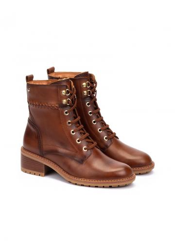 Ботинки на шнуровке