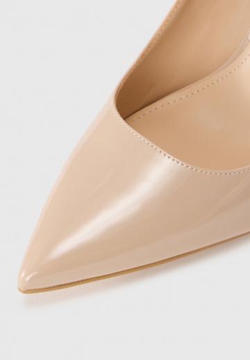 Туфли на высоком каблуке