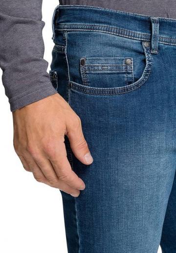 Узкие джинсы