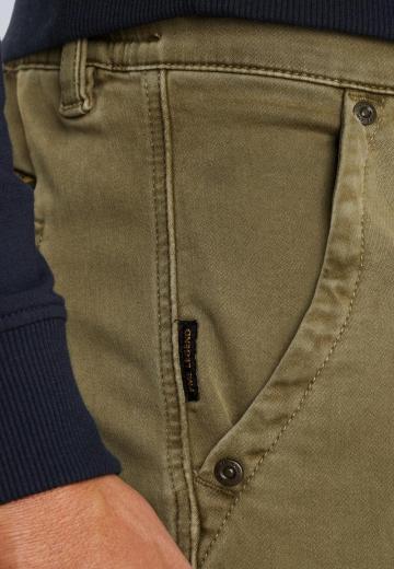 Брюки с накладными карманами