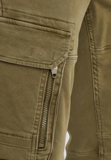 Брюки с накладными карманами