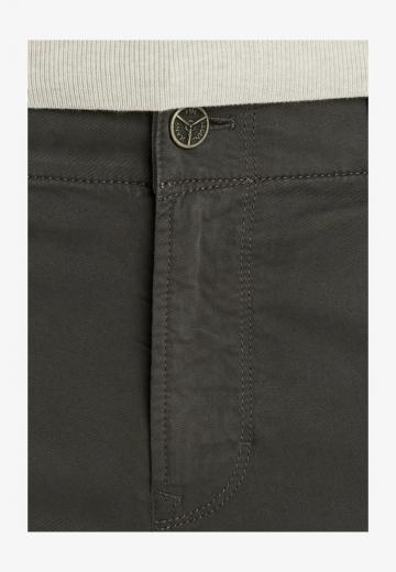 Брюки с накладными карманами