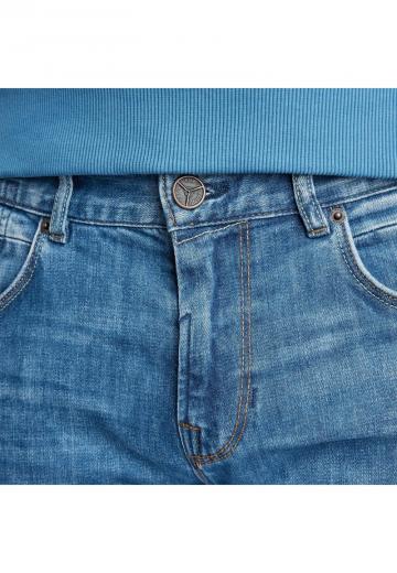 Узкие джинсы