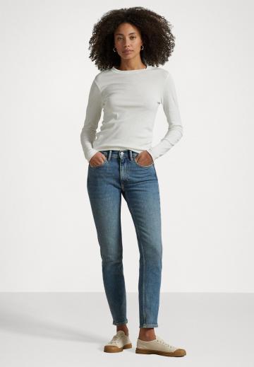 Узкие джинсы