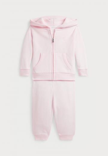 Набор одежды