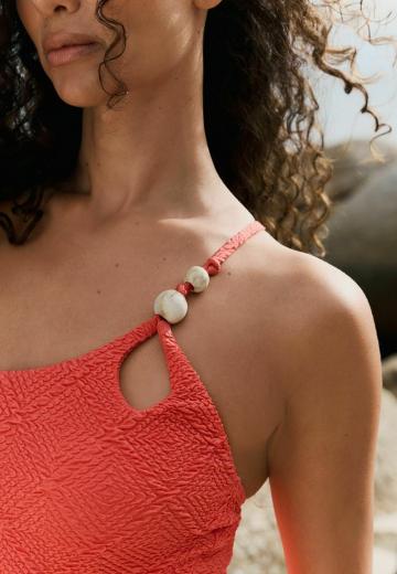 Слитный купальник