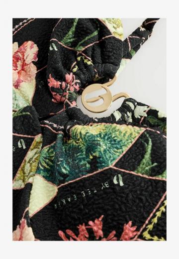 Слитный купальник