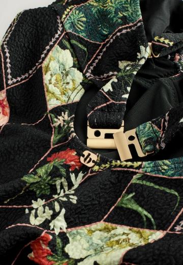 Слитный купальник