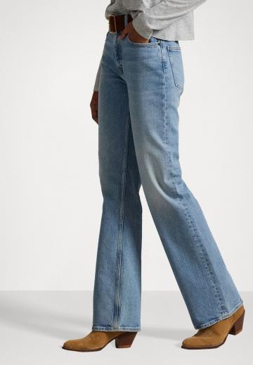 Клешеные брюки