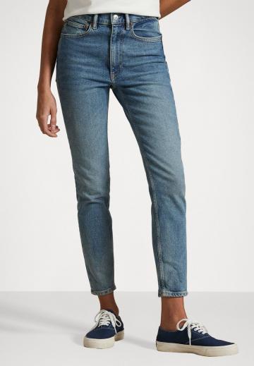 Узкие джинсы