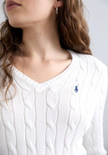 Пуловер с вырезом V