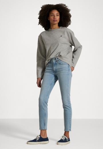 Узкие джинсы