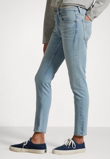 Узкие джинсы
