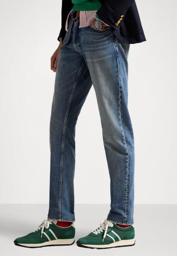 Узкие джинсы