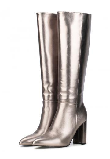 Высокие сапоги