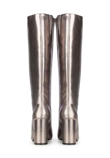 Высокие сапоги