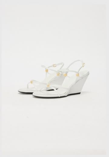 Босоножки на танкетке