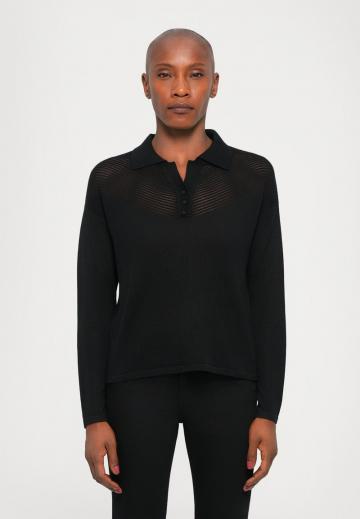 Пуловер с воротником поло