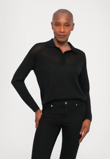 Пуловер с воротником поло