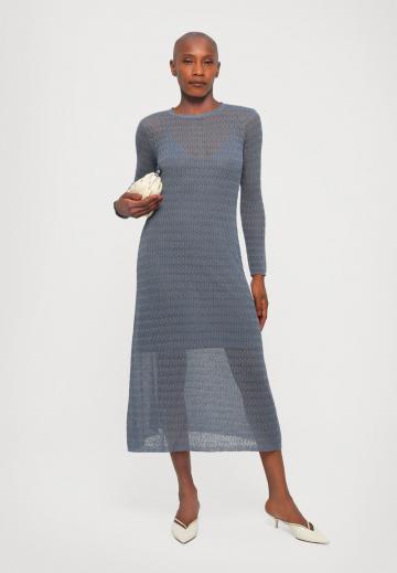 Длинное платье