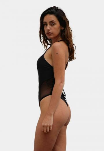 Слитный купальник