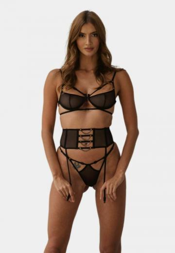 Трусы на бедрах