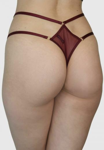 Трусы на бедрах