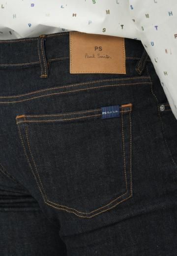 Узкие джинсы