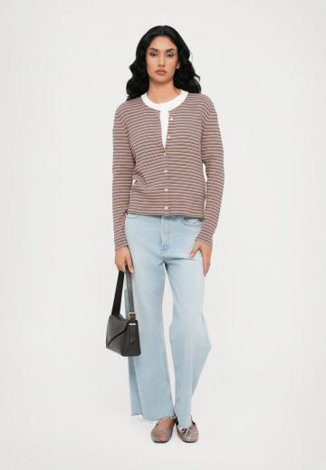 Вязаная кофта