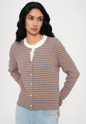 Вязаная кофта