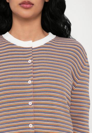 Вязаная кофта