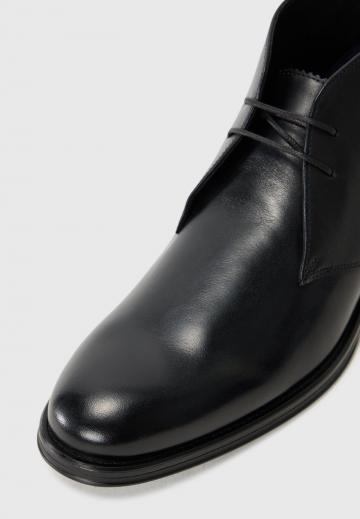 Ботинки на шнуровке